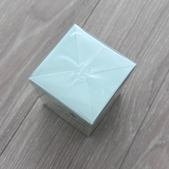 PRADA candle NWT - Picture 6 of 6